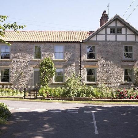 The Cornmill Hotel Kirkbymoorside Exterior photo
