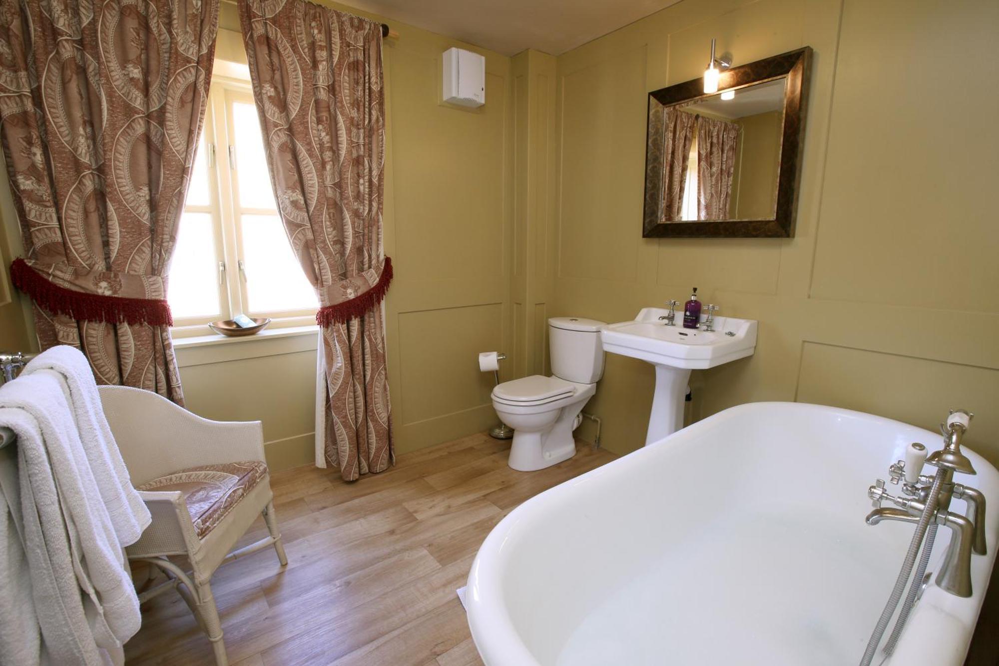The Cornmill Hotel Kirkbymoorside Room photo