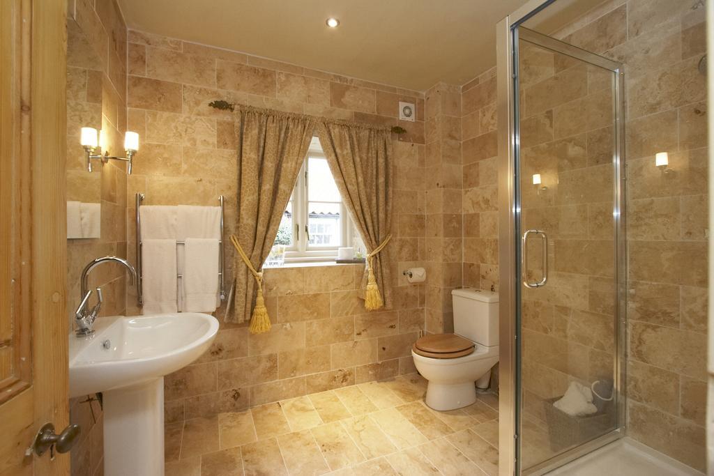 The Cornmill Hotel Kirkbymoorside Room photo